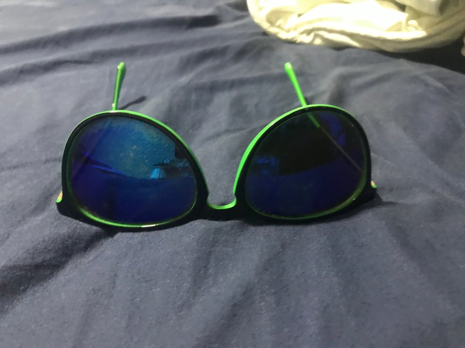 Şeffaf Çerçeveli Mavi Kadın Güneş Gözlüğü - Görsel 2