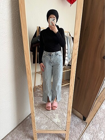 Kadın yırtmaçlı jean