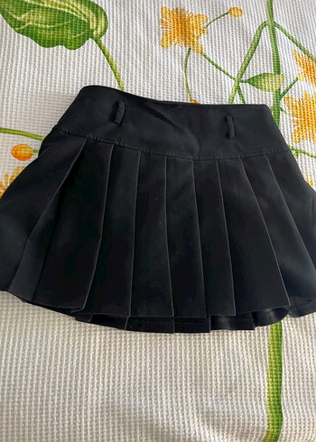 Siyah Pilili Mini Etek