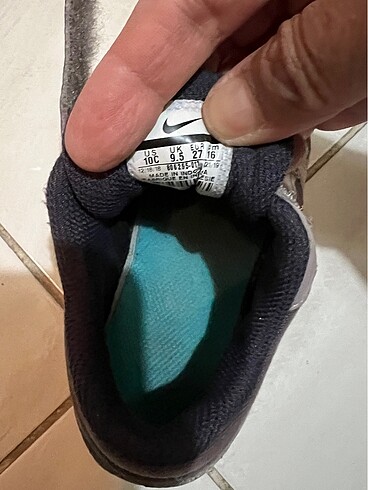 27 Beden 27 numara Nike spor ayakkabı