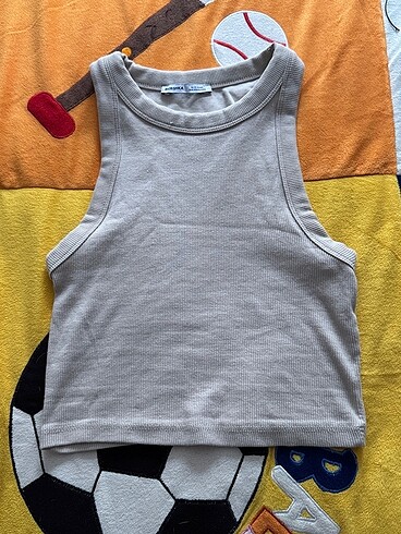 BERSHKA SIFIR KOL BEJ CROP BLUZ