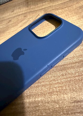 iPhone 16 Pro  orjinal Mavi Silikon Kılıf - Görsel 4
