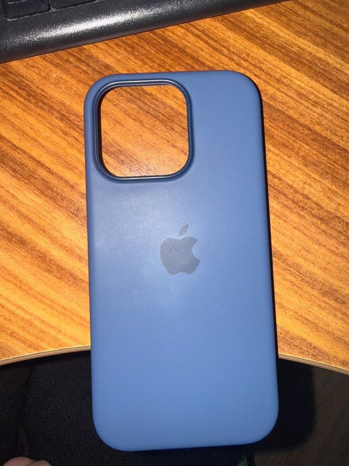 iPhone 16 Pro  orjinal Mavi Silikon Kılıf - Görsel 2