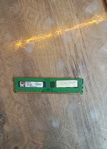 4 GB DDR3 KINGSTON RAM 1333MHZ