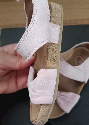 23 Beden H&M Pembe Süet Fiyonklu Kız Çocuk Sandalet