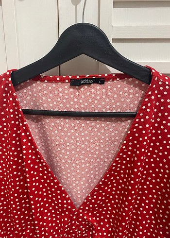 Kırmızı Puantiyeli V Yakalı Kadın Bluz - Görsel 2