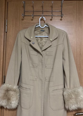 Kürklü Kol Detaylı Bej Kaban - Görsel 2