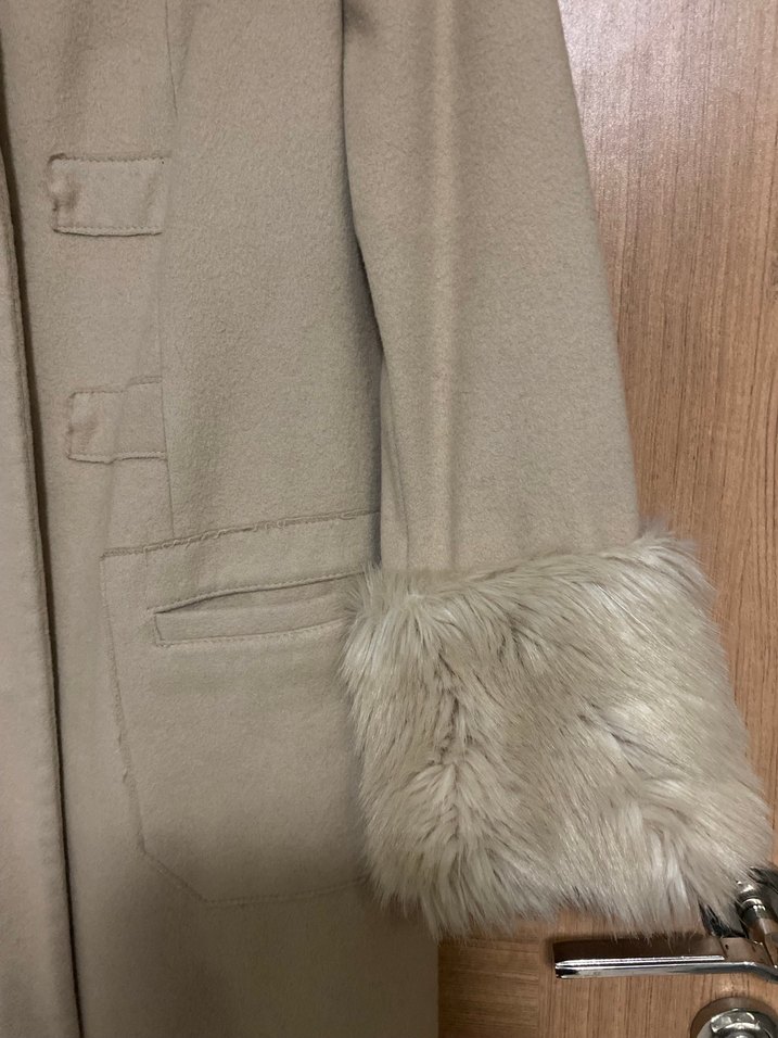 Kürklü Kol Detaylı Bej Kaban - Görsel 4