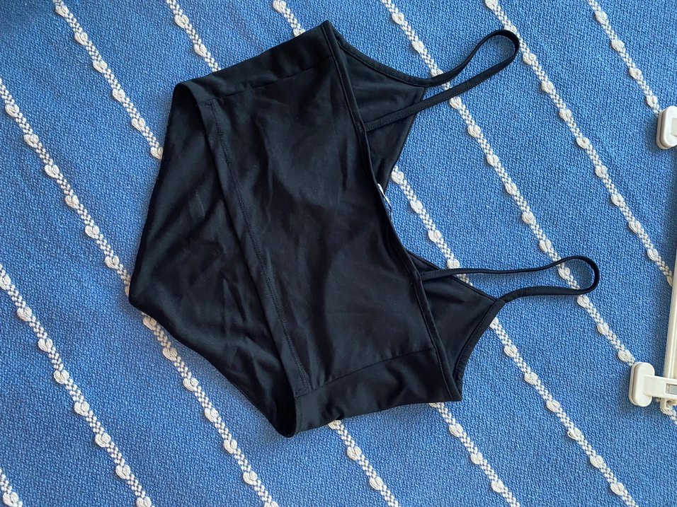 Siyah V Yaka İnce Askılı Dekolteli Büstiyer - Görsel 2