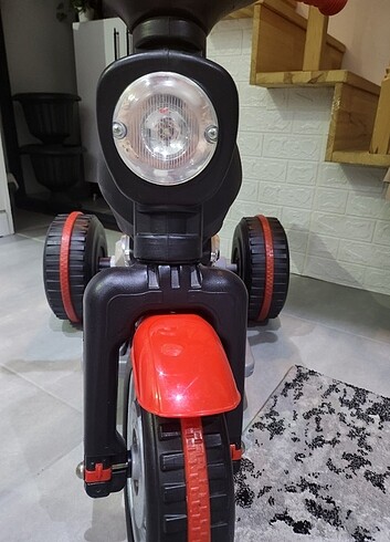 AKÜLÜ ÇOCUK MOTORU