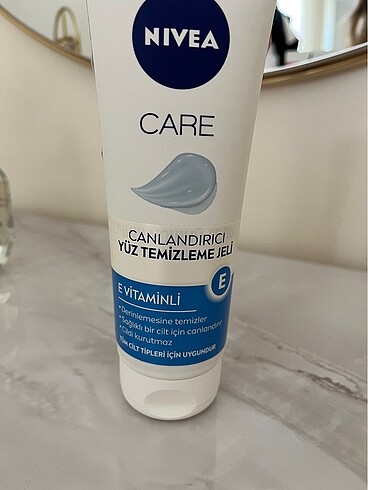 Nivea Nıvea canlandırıcı yüz temizleme jeli