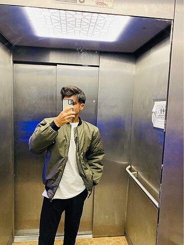 s Beden Bomber mont