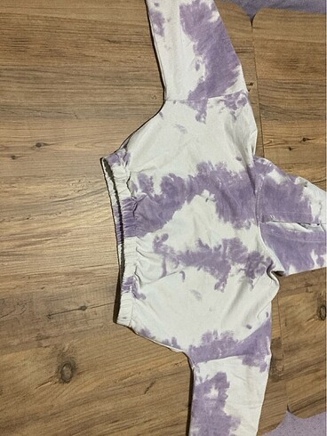 Diğer Kadın sweatshirt crop modeldir