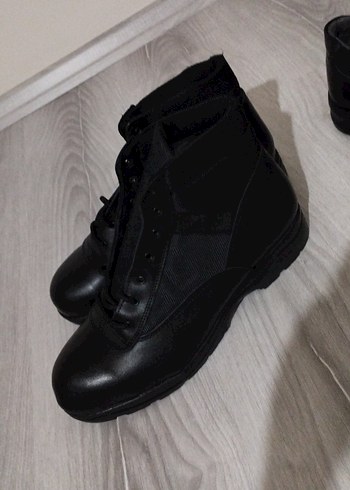 Siyah Erkek Bot - Görsel 4