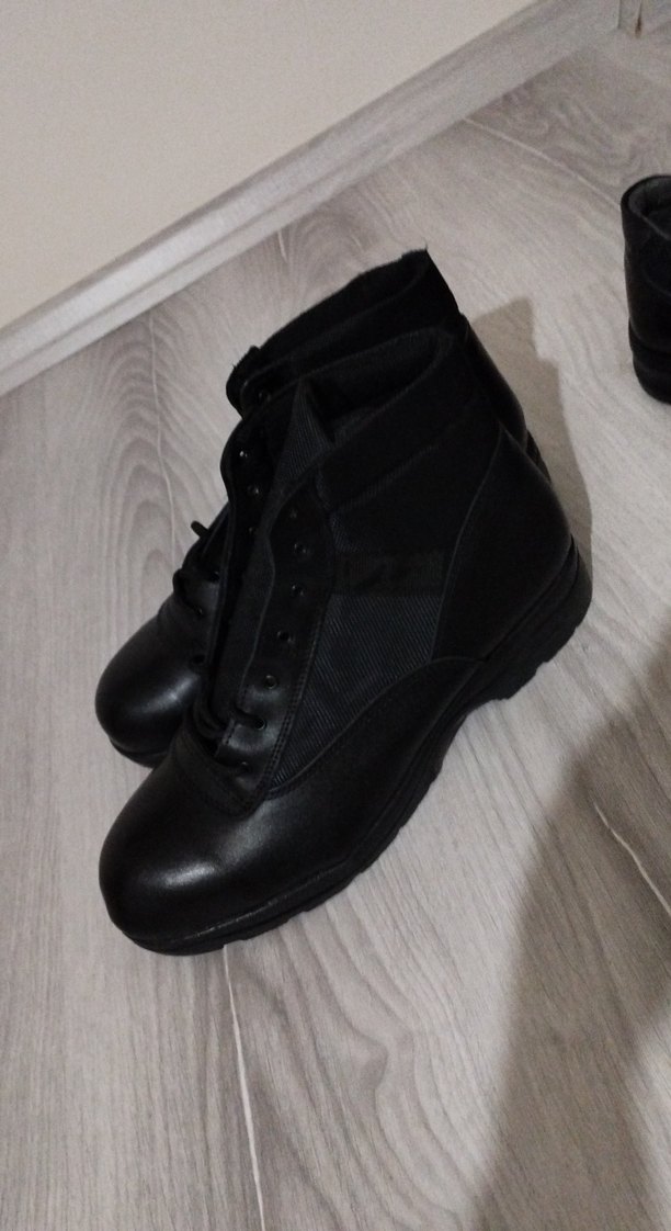 Siyah Erkek Bot - Görsel 4