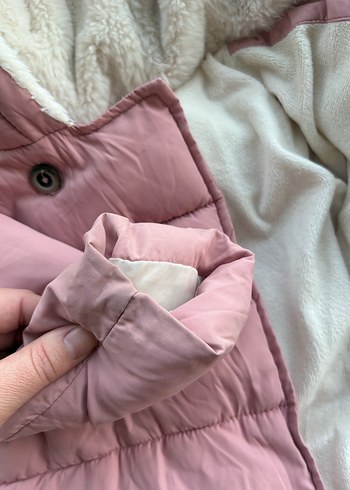 Mango Kürklü Kapüşonlu Pembe Kız Montu - Görsel 4