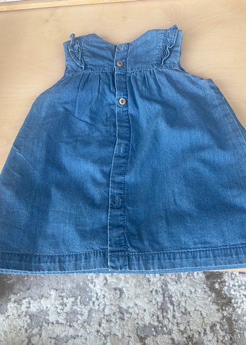 Zara Nakışlı Fırfırlı Kız Çocuk Kot Elbise - Görsel 4