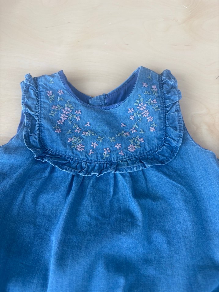 Zara Nakışlı Fırfırlı Kız Çocuk Kot Elbise - Görsel 2