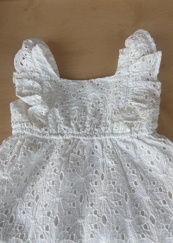 Kız Çocuk Beyaz Dantel Nakışlı Elbise - Görsel 2