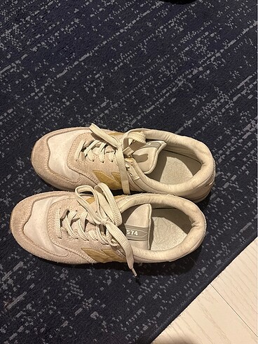 37,5 Beden ten rengi Renk new balance 574