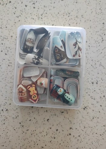 Çok Renkli Karanlık Tırnak Süslemeleri - Görsel 3