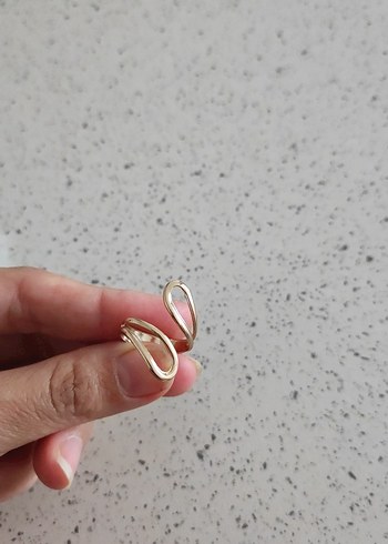 Beden Zincir Detaylı Yılan Desenli Altın Yüzük