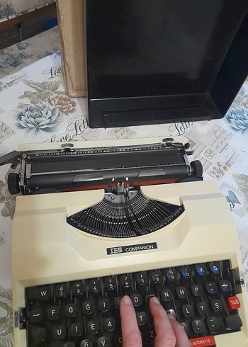 ACİL SATILIK...IES Companion Daktilo-Vintage - Görsel 2