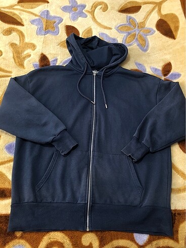kapüşonlu sweatshirt