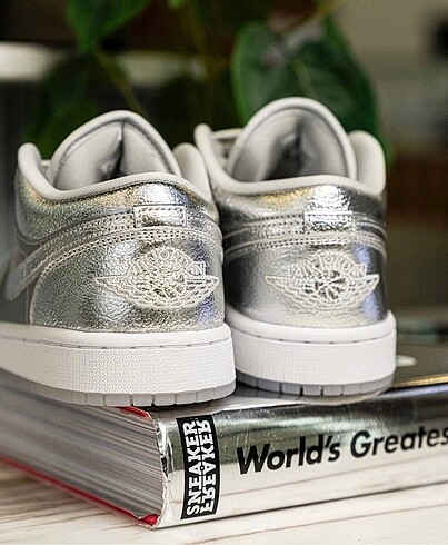 36 Beden gri Renk Nike Wmns Air Jordan 1 Low ? Metallic Silver ?