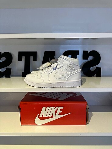 Air Jordan 1 Low ? Triple White ?