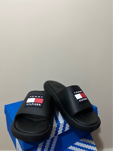TOMMY HİLFİGER YENİ SEZON ÜRÜNÜ