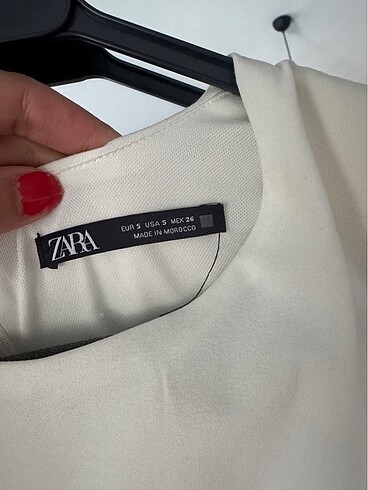 Zara Zara yandan acik detay ve yirtmacli