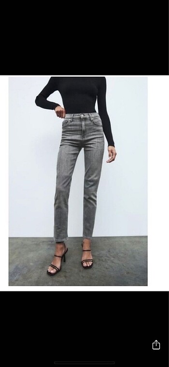 32 Beden gri Renk Zara straight paça etiketli pantolon