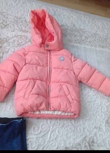 9-12 Ay Beden çeşitli Renk Az kullanılmış çocuk montları ve pantolon 