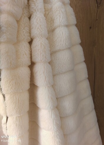 Krem kapüşonlu peluş mont - Görsel 7