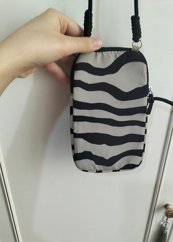 PULL&BEAR TELEFON ÇANTASI - Görsel 2
