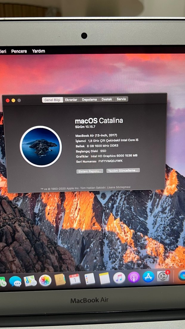 Beyaz MacBook Air Dizüstü Bilgisayar - Görsel 2