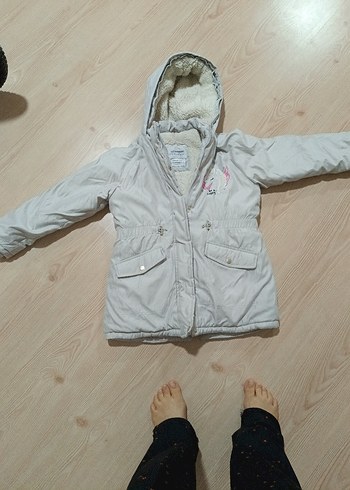 Kız Çocuk Gri Kapüşonlu Nakışlı Kürklü Mont - Görsel 7