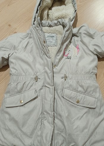 Kız Çocuk Gri Kapüşonlu Nakışlı Kürklü Mont - Görsel 3