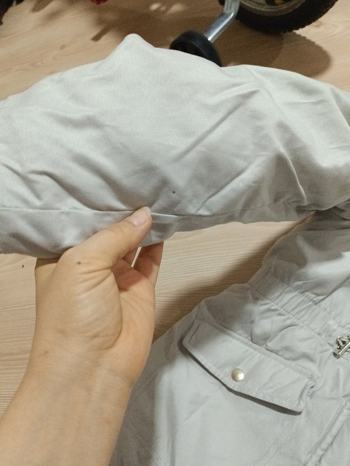 Kız Çocuk Gri Kapüşonlu Nakışlı Kürklü Mont - Görsel 5