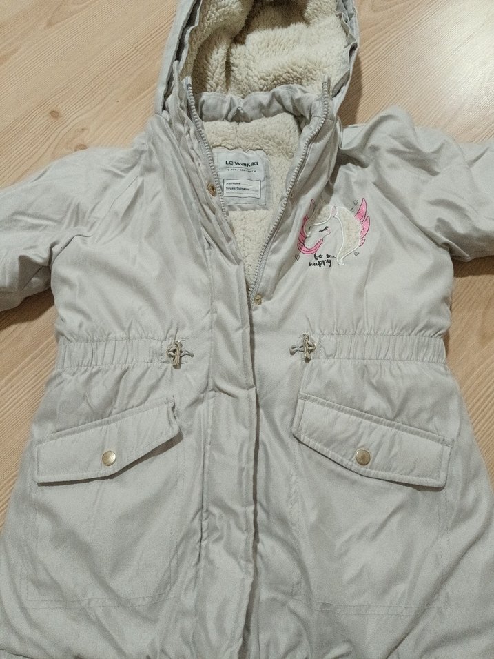 Kız Çocuk Gri Kapüşonlu Nakışlı Kürklü Mont - Görsel 3