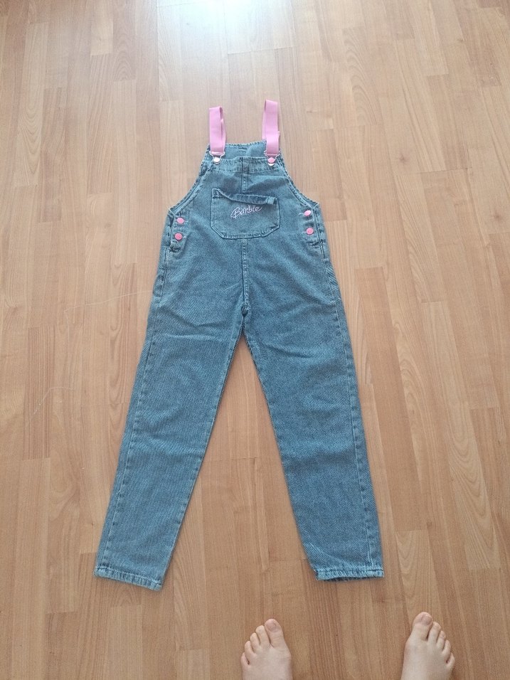 Kızlar için renkli nakışlı pembe askılı kot tulum - Görsel 5