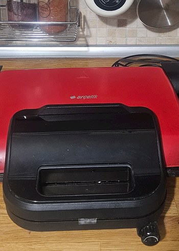 Kırmızı Arçelik Tost Makinesi - Görsel 2