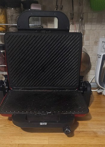 Kırmızı Arçelik Tost Makinesi - Görsel 3