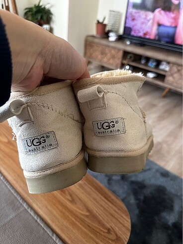 37 Beden Ugg bot