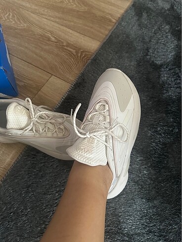 37 Beden beyaz Renk Orijinal Adidas ozweego