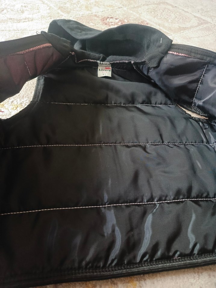 Kız Çocuk Kapüşonlu Fermuarlı Yelek
Son fotoğraf da renkler. - Görsel 3