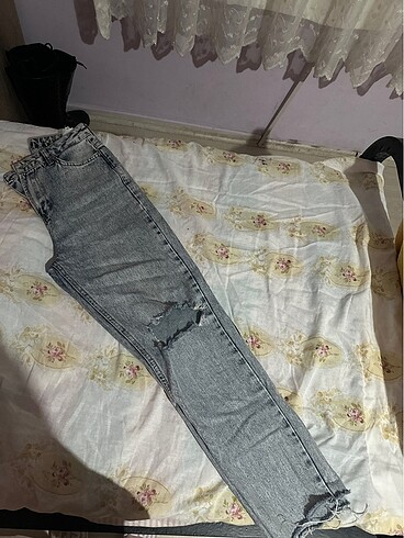 Trendyolmilla yırtık jean