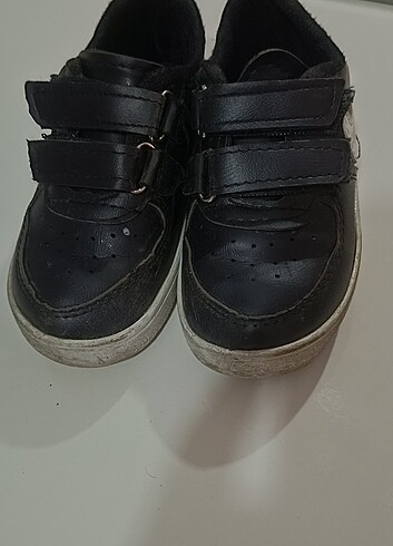 Spor ayakkabı ve terlik 