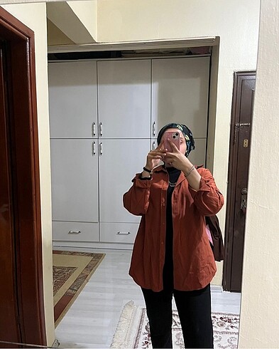 l Beden Dolabımı yenilediğim için satmak istiyorum